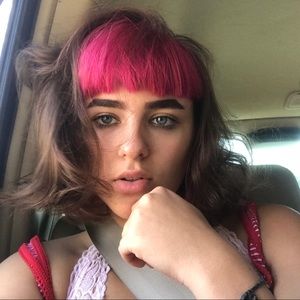 Meet your Posher, Chloe